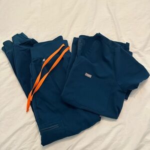 Figs scrubs